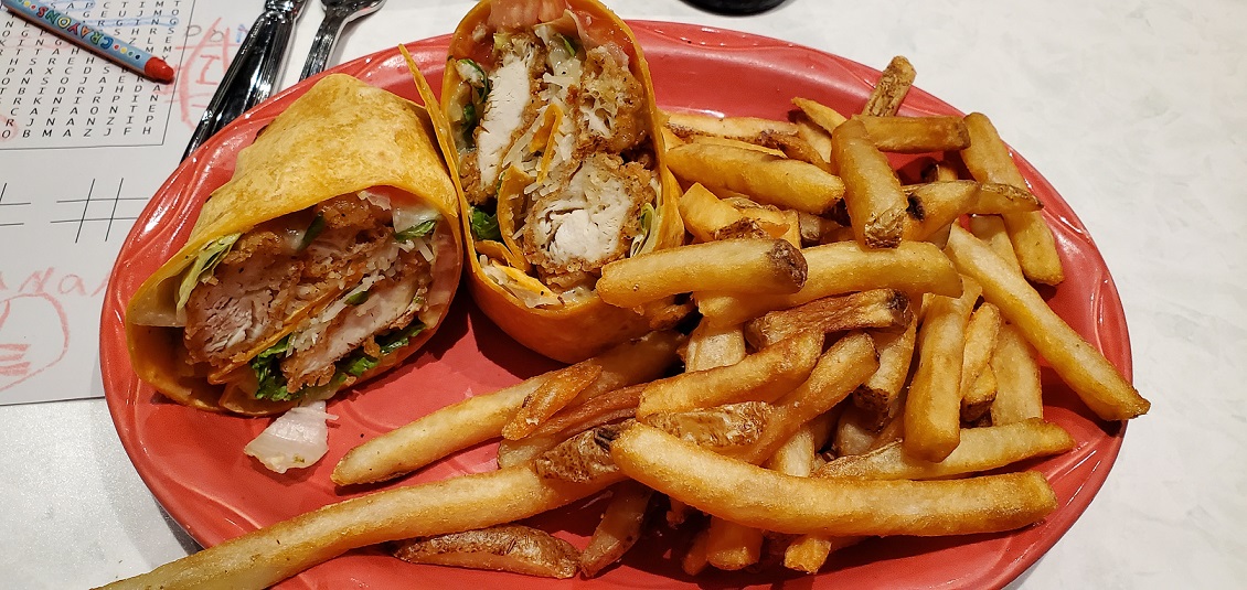6 Reasons to Stay at the Hershey Lodge When Visiting Hersheypark bear's den food hershey lodge