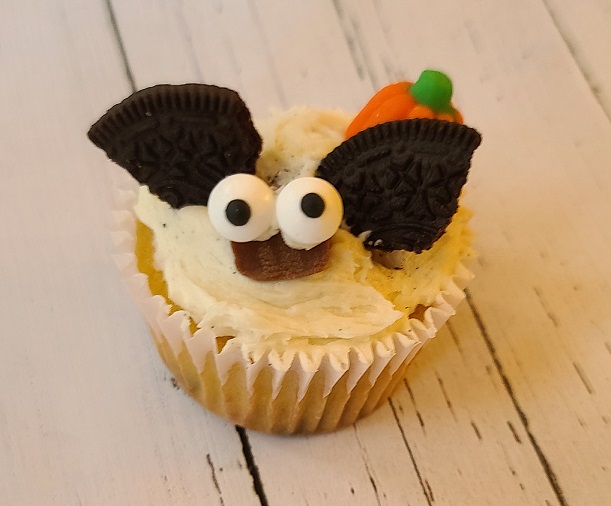 Halloween bat cupcake